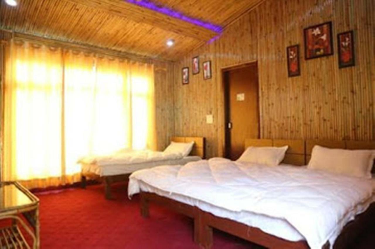 Raas Hotel Mussoorie Exteriör bild